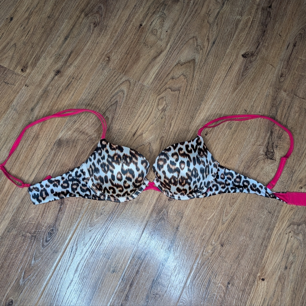 Victoria's Secret cheetah very sexy padded demi bra size 32C